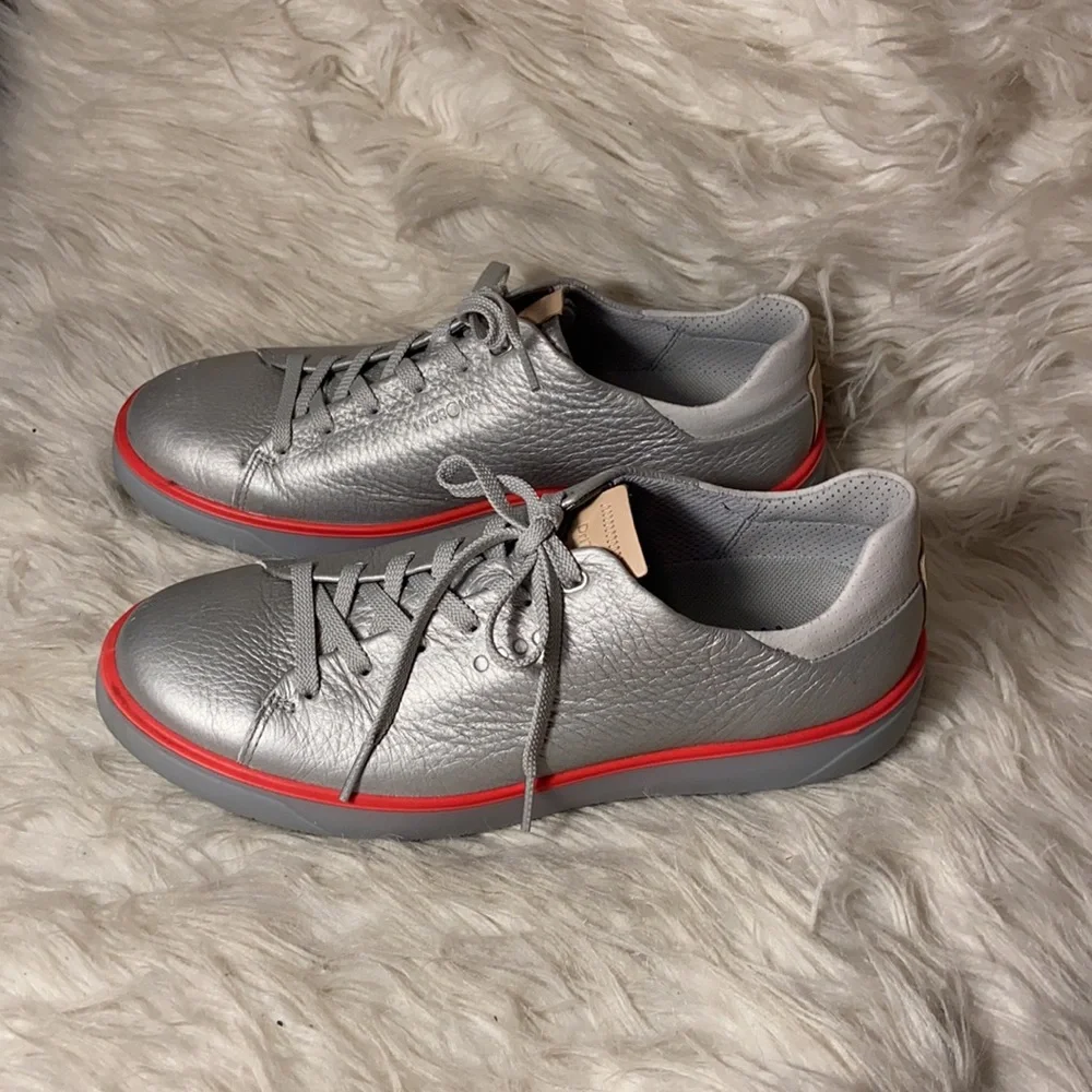 Like new Ecco hydromax silver  leather golf shoes